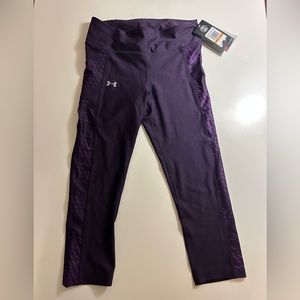 Women’s purple compression HeatGear athletic capri leggings